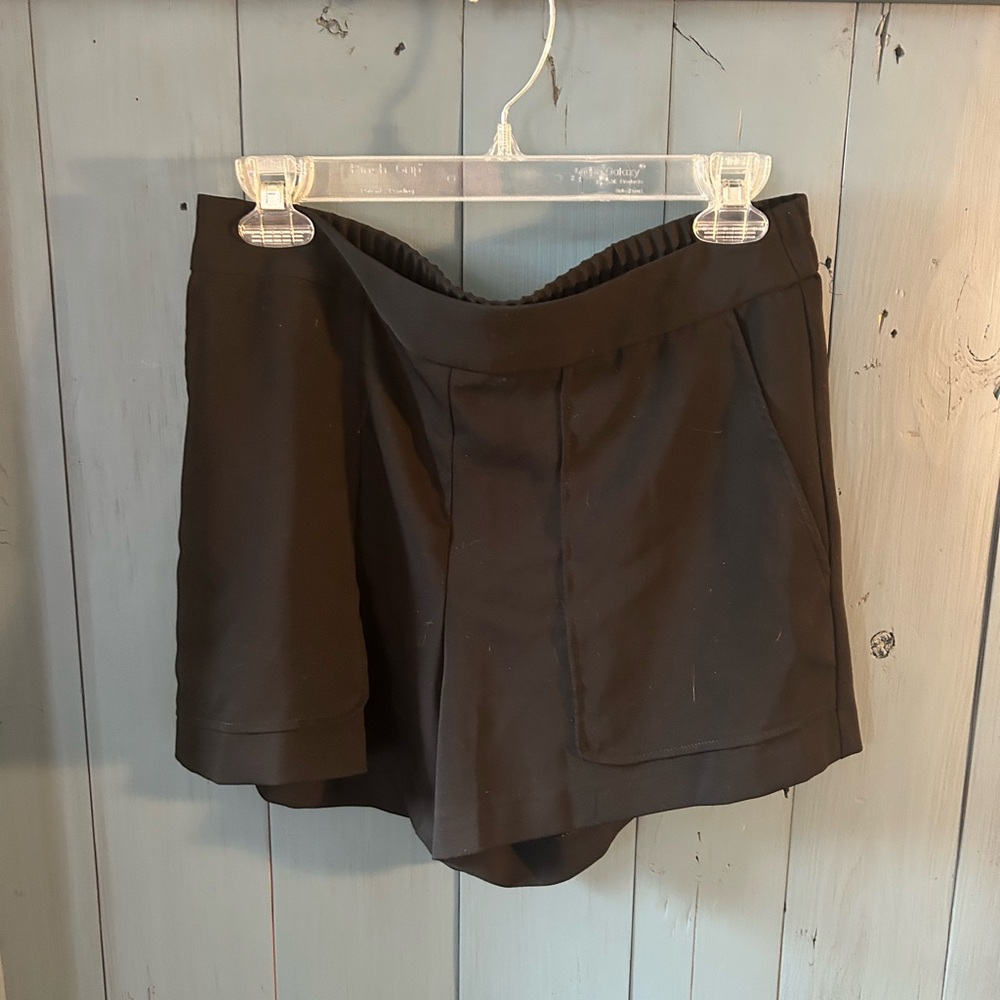 Drew Women's Classic Black Shorts | Size Medium